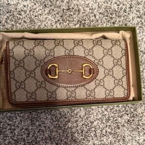 Gucci Brown/Beige GG Canvas Zip Wallet with Gold Horsebit